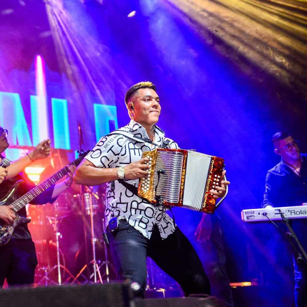 Jesús González con En concierto
